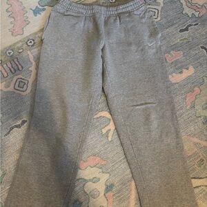 Gray woman’s  Sweatpants
